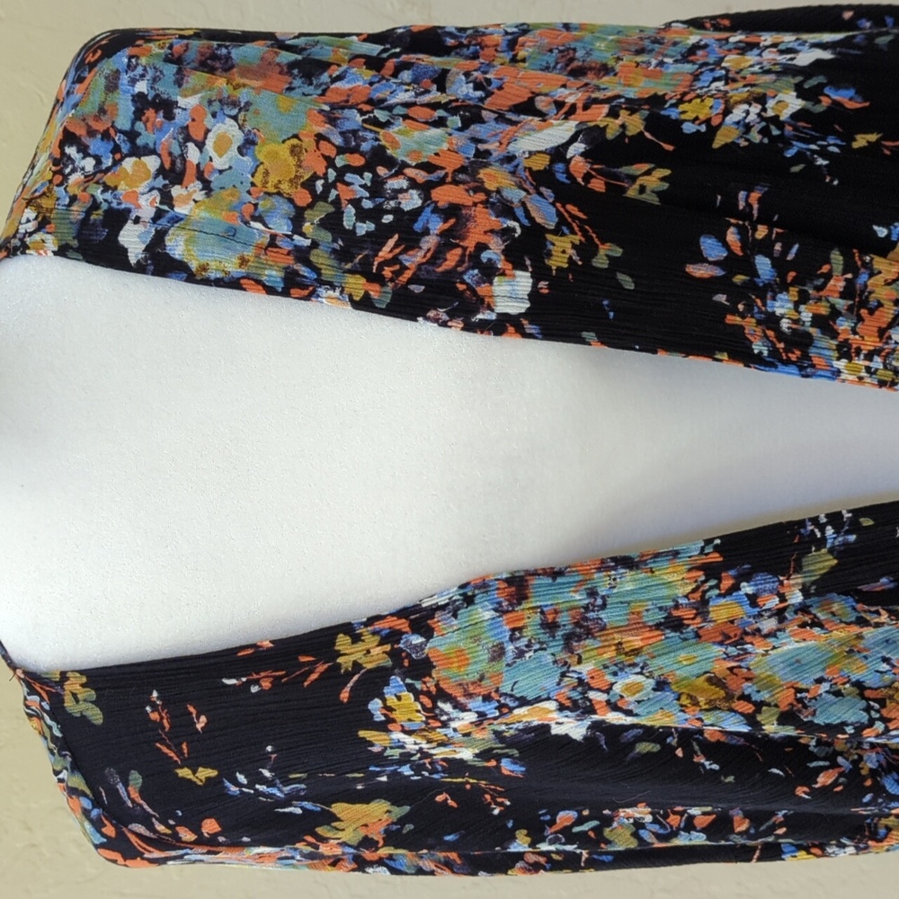 Lovestitch Black Floral Tie Front Overlay Kimono Size 1X/2X - Picture 3 of 8